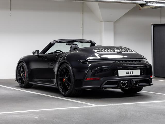 Porsche 911 Carrera 4 GTS Cabriolet