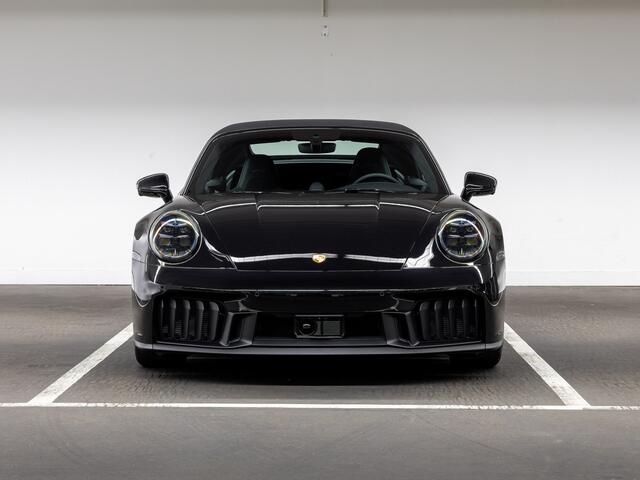 Porsche 911 Carrera 4 GTS Cabriolet