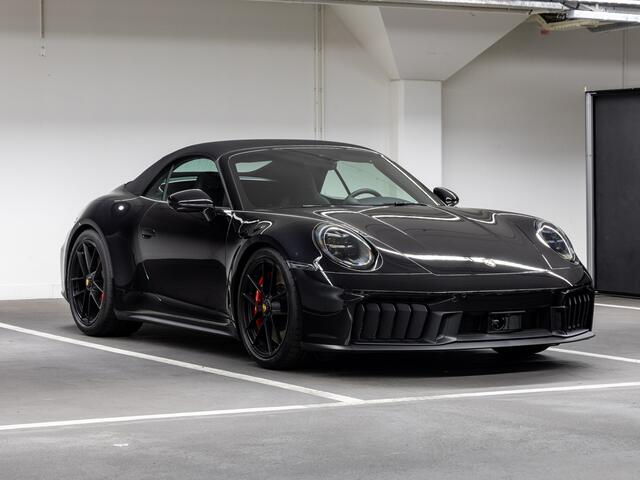 Porsche 911 Carrera 4 GTS Cabriolet