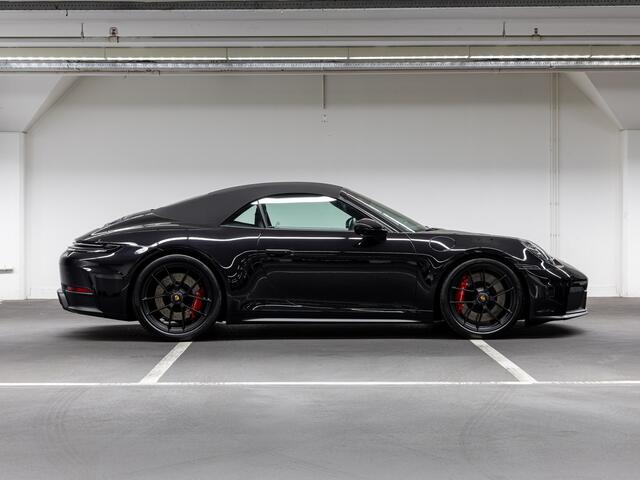 Porsche 911 Carrera 4 GTS Cabriolet