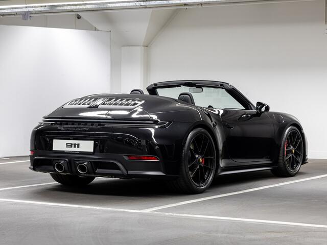 Porsche 911 Carrera 4 GTS Cabriolet
