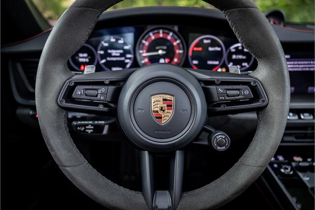 Porsche 911 Cabrio 3.0 Carrera GTS Carbon Sport Design Bose