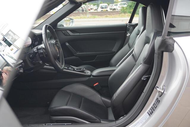 Porsche 911 Cabrio 3.0 Carrera 4 S 450 PK | 21'' Classic velgen | Sportstoelen