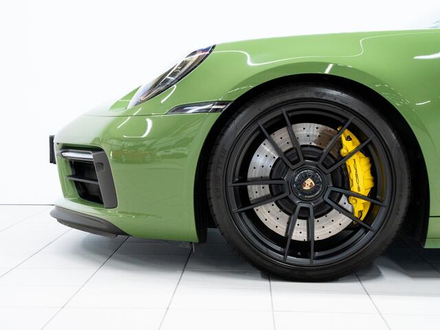 Porsche 911 Carrera GTS