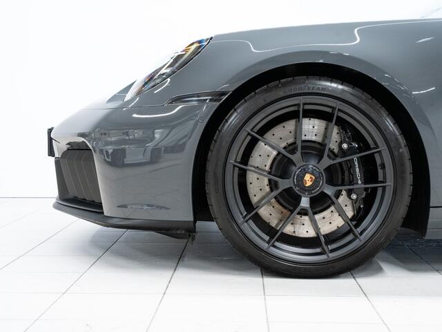 Porsche 911 T-Hybrid Targa 4 GTS