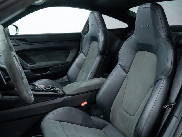 Porsche 911 Carrera GTS