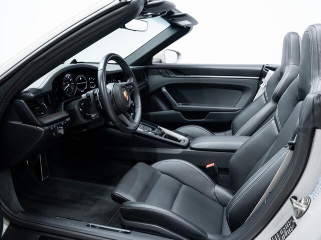 Porsche 911 Carrera 4 GTS Cabriolet