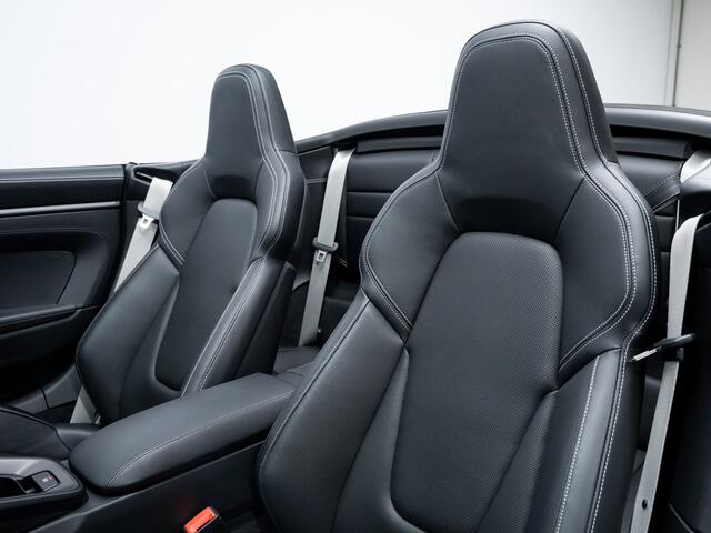 Porsche 911 Carrera 4 GTS Cabriolet