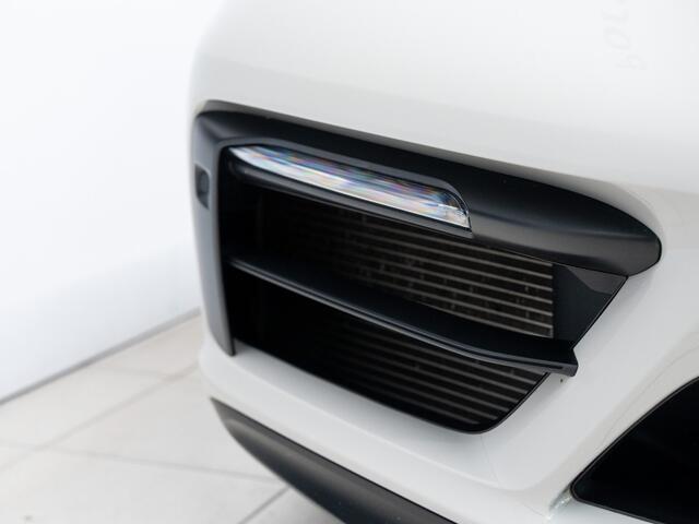 Porsche 911 Carrera 4 GTS Cabriolet