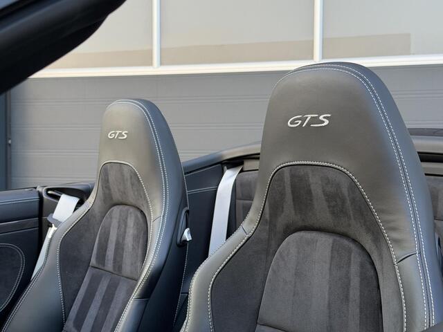 Porsche 911 Cabrio 3.0 Carrera GTS | NL Auto | SPORT CHRONO | ACC | Carbon | BOSE | Dodehoek | Keyless | Elek. stoel + memory