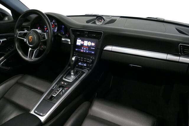 Porsche 911 Cabrio 3.0 Carrera S / Sportuitlaat / Elektr. verstelbare stoelen + memory (14wegs) / PDLS+ / Sport-Chrono Pakket / Stoelverwarming / Apple Carplay / BOSE audio systeem / 21'' LMV / Achteruitrijcamera / Cruise Control