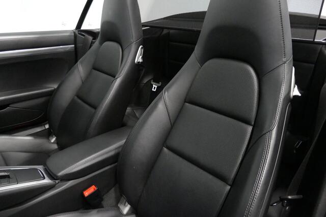 Porsche 911 Cabrio 3.0 Carrera S / Sportuitlaat / Elektr. verstelbare stoelen + memory (14wegs) / PDLS+ / Sport-Chrono Pakket / Stoelverwarming / Apple Carplay / BOSE audio systeem / 21'' LMV / Achteruitrijcamera / Cruise Control