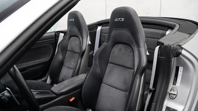 Porsche 911 Cabrio 3.0 Carrera 4 GTS | Achterasbesturing | BOSE Sound | Entry & Drive | 18-Voudig | PDLS +