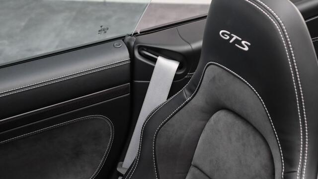 Porsche 911 Cabrio 3.0 Carrera 4 GTS | Achterasbesturing | BOSE Sound | Entry & Drive | 18-Voudig | PDLS +