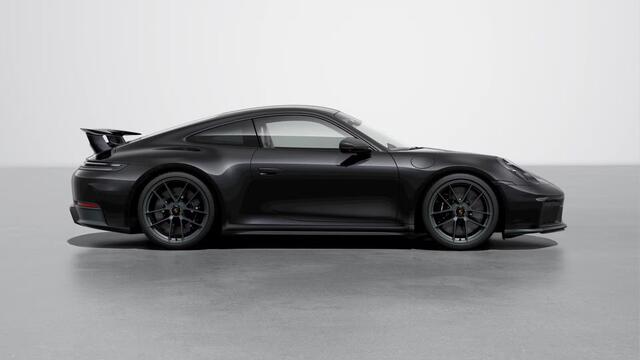 Porsche 911 Carrera 4 GTS