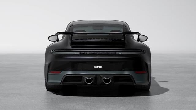 Porsche 911 Carrera 4 GTS