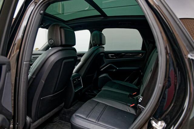 Porsche CAYENNE 3.0 E-Hybrid Luchtvering, Panoramadak, 21" LM velgen, enz