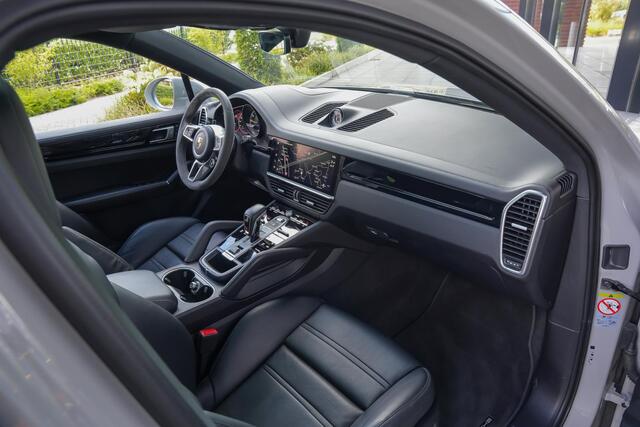 Porsche CAYENNE Coupé E-Hybrid 3.0 462pk |Org. NL|BTW|panoramadak|sport chrono|sportdesign|Bose|sportstoelen 18-voudig|memory|luchtvering|360 camera|achterasbesturing|sportuitlaat|elek. achterklep|