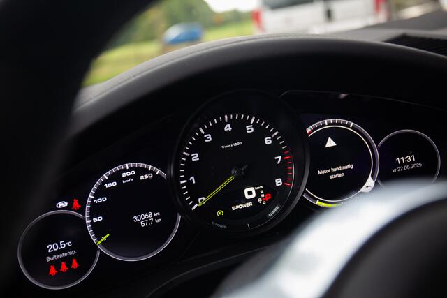 Porsche CAYENNE 3.0 E-Hybrid Platinum Edition
