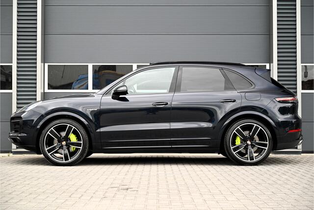 Porsche CAYENNE 3.0 E-Hybrid 462 PK / SPORT DESIGN / PANO / SPORT CHRONO / BOSE / MEMORY / SFEERVERLICHTING / 22"