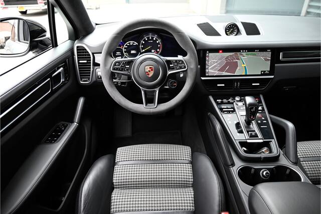 Porsche CAYENNE Coupé 3.0 E-Hybrid / LIGHTWEIGHT / SPORT DESIGN / PDLS LED / SPORT CHRONO / ALCANTARA / 360 CAMERA