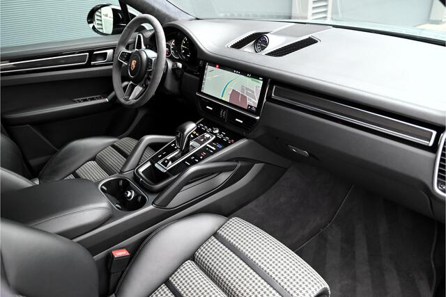Porsche CAYENNE Coupé 3.0 E-Hybrid / LIGHTWEIGHT / SPORT DESIGN / PDLS LED / SPORT CHRONO / ALCANTARA / 360 CAMERA