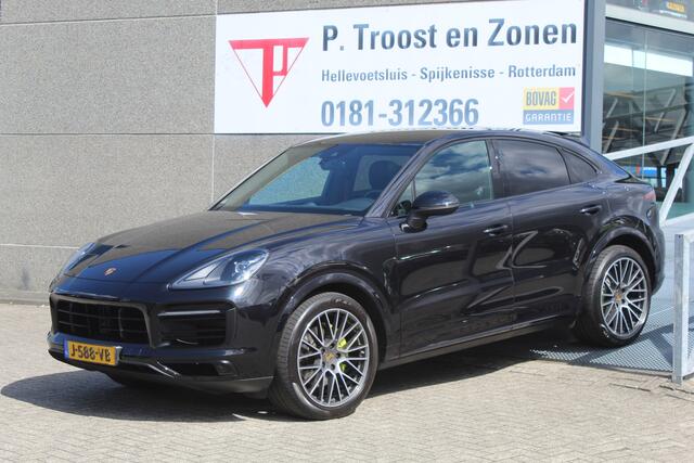 Porsche CAYENNE Coupé 3.0 E-Hybrid Orig.NL auto/Panoramadak/Sportchrono/Adaptive cruise control/Achteruitrijcamera/Parkeersensoren rondom/Elektrisch verstelbare stoelen met memory/Dodehoek detectie/Active suspension management/Stoelverwarming + koeling/21'' Lichtmetalen 