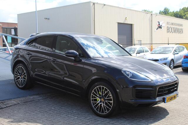 Porsche CAYENNE Coupé 3.0 E-Hybrid Orig.NL auto/Panoramadak/Sportchrono/Adaptive cruise control/Achteruitrijcamera/Parkeersensoren rondom/Elektrisch verstelbare stoelen met memory/Dodehoek detectie/Active suspension management/Stoelverwarming + koeling/21'' Lichtmetalen 