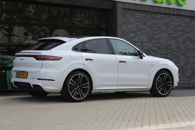 Porsche CAYENNE Coupé 3.0 E-Hybrid Platinum Edition | PANO | HUD | 360 | SPORT DESIGN | LUCHTVERING | ELEK.TREKHAAK |