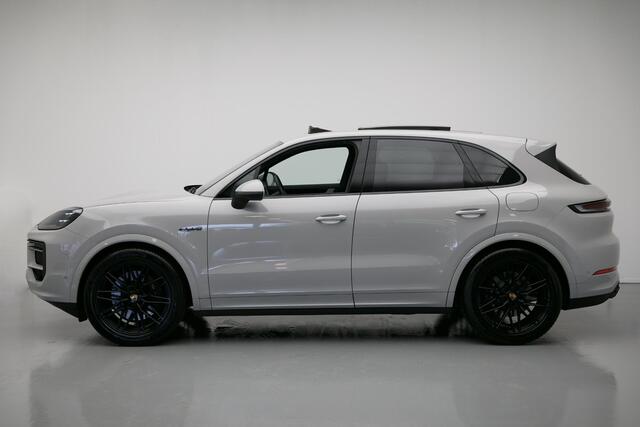 Porsche CAYENNE 3.0 E-Hybrid |Pano|Krijt|SportChrono|Dodehoek|
