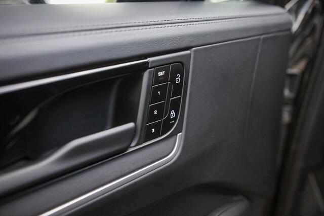 Porsche CAYENNE 3.0 E-Hybrid | Burmester | Sport Chrono | Bijrijdersdisplay | Sp