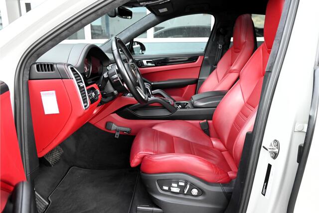 Porsche CAYENNE Coupé 3.0 E-Hybrid / SPORT DESIGN / PANO / SPORT CHRONO / PDLS / HUD / SOFTCLOSE / KRIJT GRIJS / NL AUTO / 1E EIG