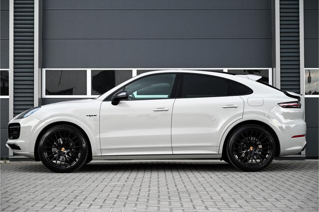 Porsche CAYENNE Coupé 3.0 E-Hybrid / SPORT DESIGN / PANO / SPORT CHRONO / PDLS / HUD / SOFTCLOSE / KRIJT GRIJS / NL AUTO / 1E EIG