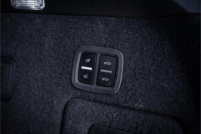 Porsche CAYENNE 3.0 E-Hybrid ** Panodak ** 14-weg ** Sport Chrono ** Trekhaak 4-wiel sturing ** Sport Design ** Matrix-LED ** NP 152K Massage ** Nachtzicht