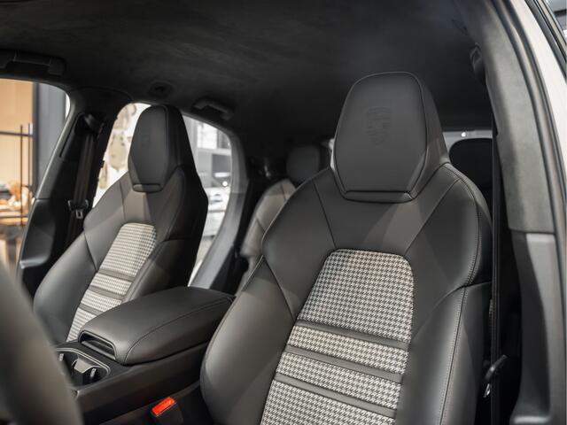 Porsche CAYENNE Coupé Turbo E-Hybrid Carbon Sport Uitlaat 4.0 Turbo E-Hybrid Keramisch