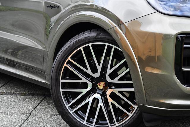 Porsche CAYENNE 3.0 E-Hybrid Aventurine Green PTS |Sport design pakket|Head-up|Trekhaak|22inch|