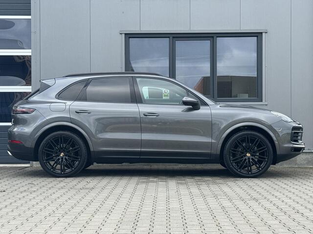 Porsche CAYENNE 3.0 340 PK | Achteras besturing | Pano dak | Trekhaak | Leder dashboard | Luchtvering