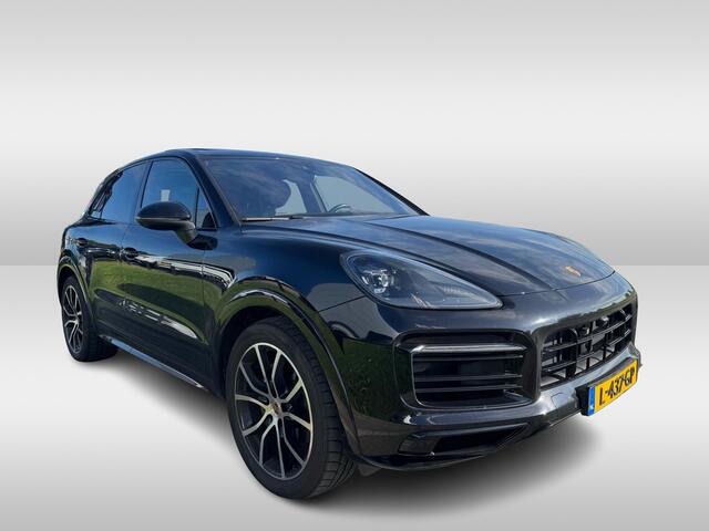 Porsche CAYENNE 3.0 E-Hybrid / Trekhaak / Panoramadak / 360Camera / Sportdegin + Chrono / Softclose / 21'' / Keyless / Luchtvering / Bose / Stoelventilatie / Stoel+Stuurverwarming / DAB / ACC