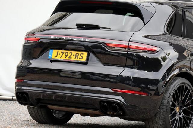 Porsche CAYENNE 3.0 E-Hybrid - 462 pk **Sport Chrono Plus / Pano / BOSE