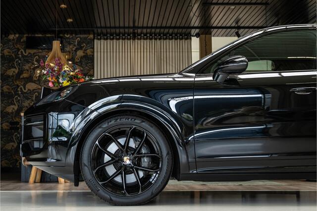 Porsche CAYENNE Coupé 3.0 E-Hybrid | Sportdesign | Sportuitlaat | vierwielsturing | Trekhaak | PASM | 360 | Bose | Innodrive | HUD | XPELL