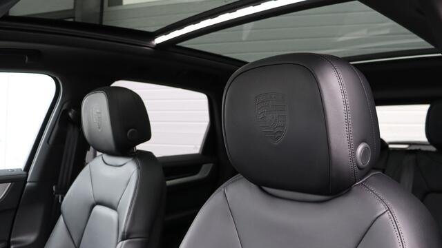 Porsche CAYENNE 3.0 E-Hybrid SportDesign | Panoramadak | BOSE Sound | Soft-Close | Bijrijdersdisplay | Trekhaak