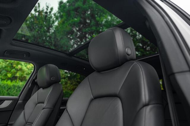 Porsche CAYENNE 3.0 E-Hybrid 470pk | Krijt | 22" | Lucht | InnoDrive | BOSE | SoClo