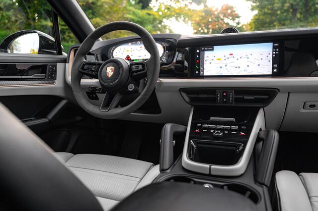 Porsche CAYENNE 3.0 S E-Hybrid 520pk | SportDesign | 22'' | Rear Seat Ent. | El.Trekh.