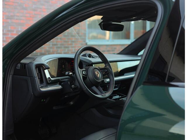 Porsche CAYENNE Coupé 3.0 E-Hybrid | PTS Goodwood Green - Pano - Luchtvering