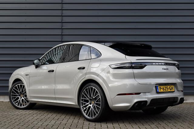 Porsche CAYENNE Coupé 3.0 E-Hybrid 462pk SportDesign | Pano | 22'' Wielen | ACC | Softclose | Bose | Stoelventilatie | Head-Up | 360 Camera |