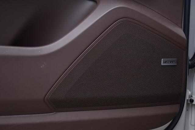 Porsche CAYENNE Coupé 3.0 E-Hybrid 462pk SportDesign | Pano | 22'' Wielen | ACC | Softclose | Bose | Stoelventilatie | Head-Up | 360 Camera |