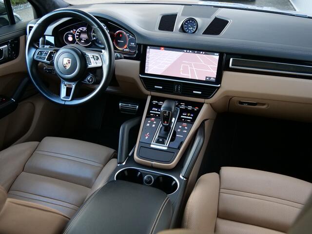 Porsche CAYENNE 4.0 Turbo S E-Hybrid 680pk Automaat Keramisch / Nightvision / Trekhaak / Achterasbesturing