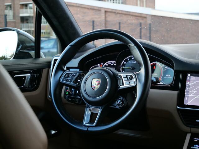 Porsche CAYENNE 4.0 Turbo S E-Hybrid 680pk Automaat Keramisch / Nightvision / Trekhaak / Achterasbesturing