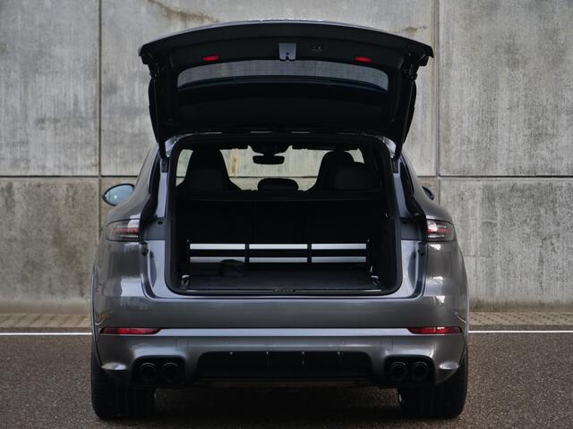 Porsche CAYENNE 4.0 Turbo S E-Hybrid | Nw. prijs: ¤231.000 | NL auto | Ceramic | Burmester | Sport-design | Vol..