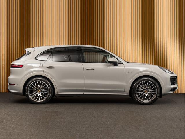 Porsche CAYENNE 3.0 E-Hybrid SPORTDESIGN-PANO-21"-BOSE